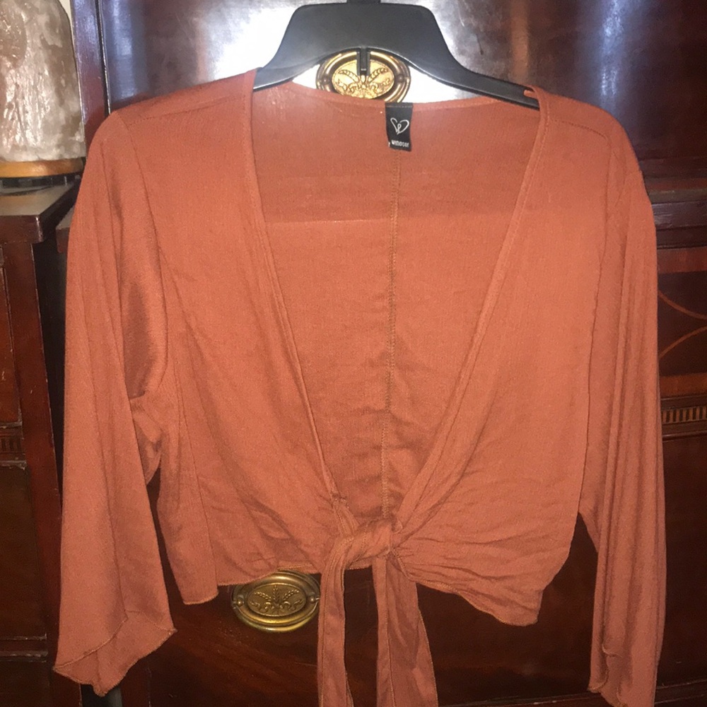Windsor tie front top